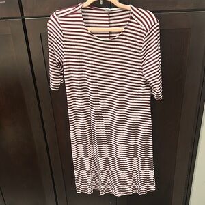 Old Navy 3/4 sleeve  Striped Maroon and White Women's Dress Medium